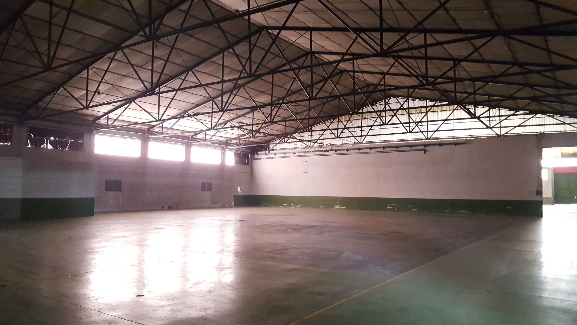 Vista exterior de Nau industrial en venda en Alcalá de Henares