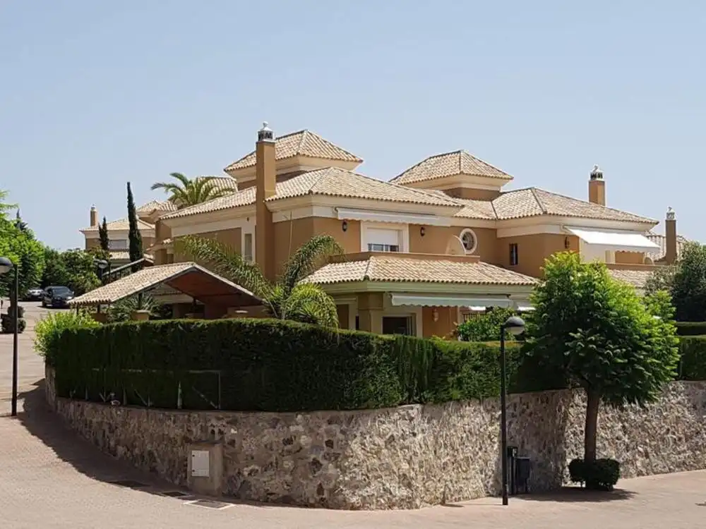 Vista exterior de Casa adosada en venta en Marbella con Aire acondicionado, Jardín privado y Terraza