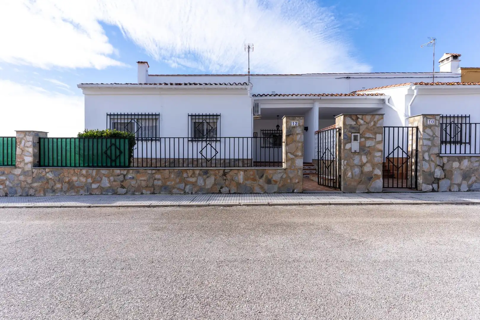 Vista exterior de Casa adosada en venta en Benissuera con Jardín privado y Piscina