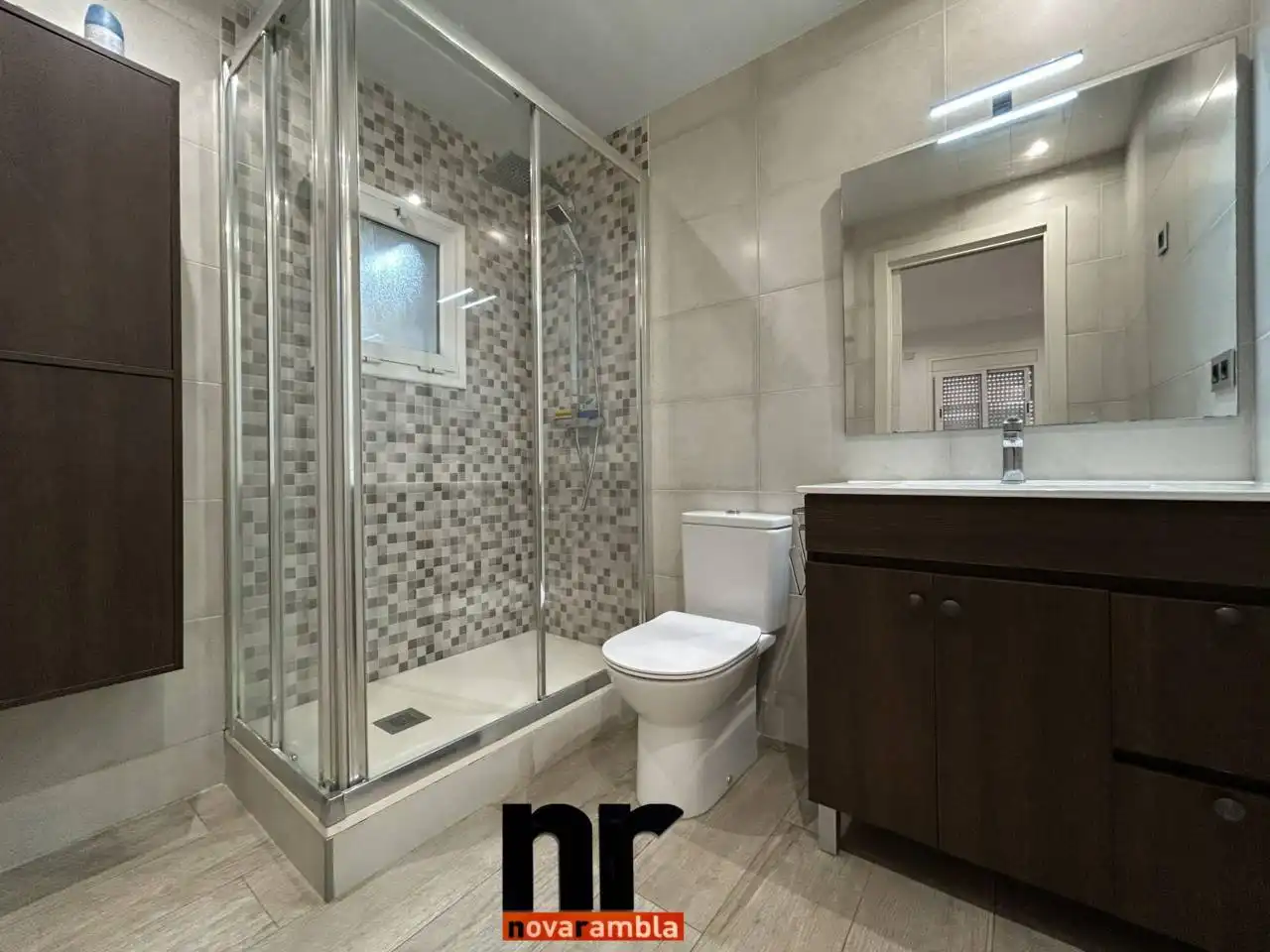 Baño de Piso en venta en Ripollet con Aire acondicionado y Parquet
