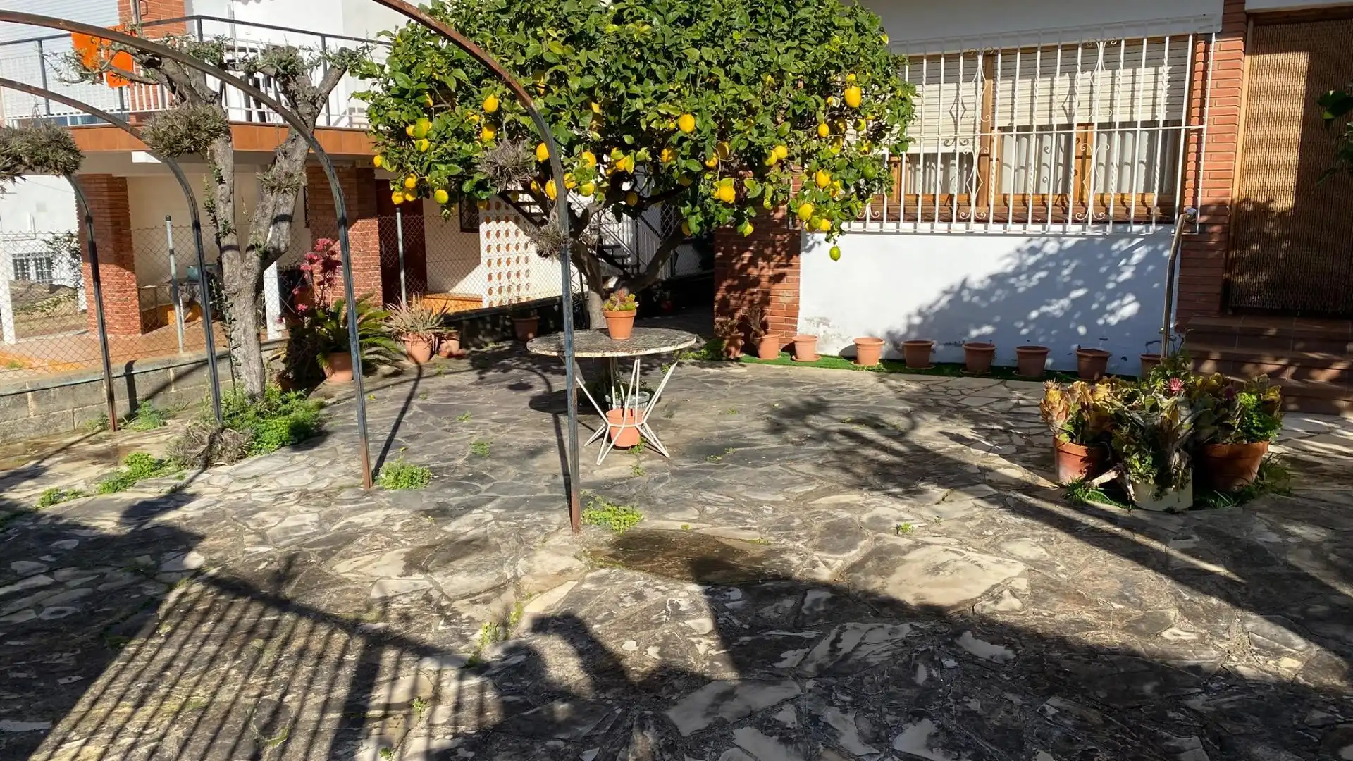 Garten von Haus oder Chalet zum Verkauf in Pineda de Mar mit Privatgarten, Terrasse und Balkon