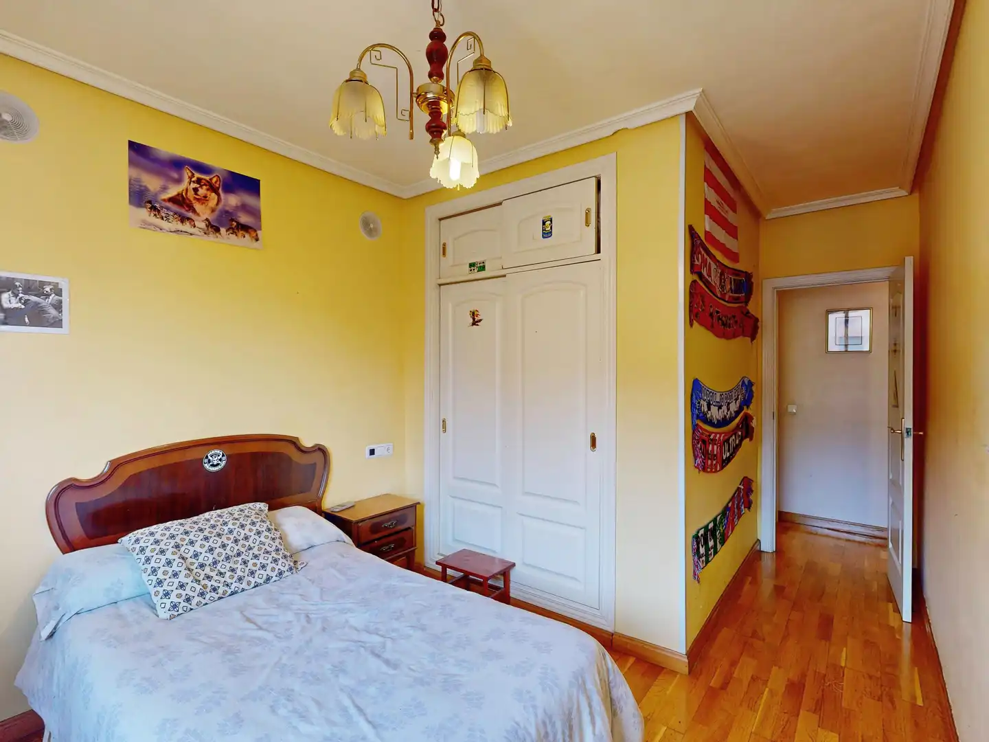 Habitación de Casa adosada en venta en Cáceres con Calefacción y Trastero