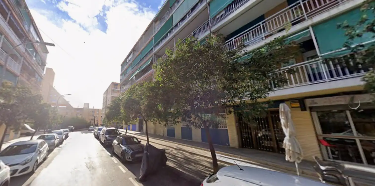 Vista exterior de Pis en venda en Pla - Carolinas
