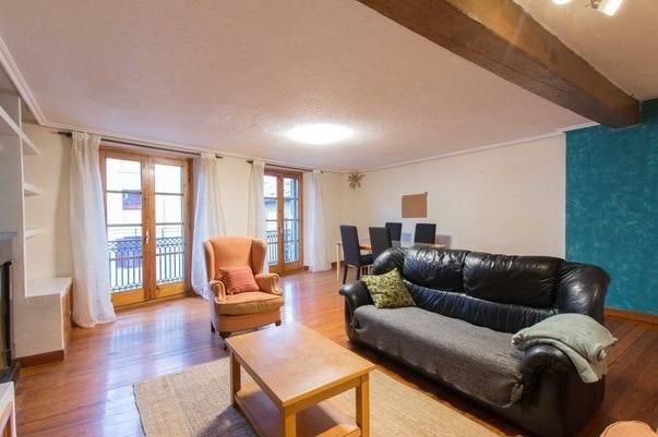 Sala d'estar de Pis de lloguer en Barakaldo  amb Aire condicionat, Calefacció i Parquet