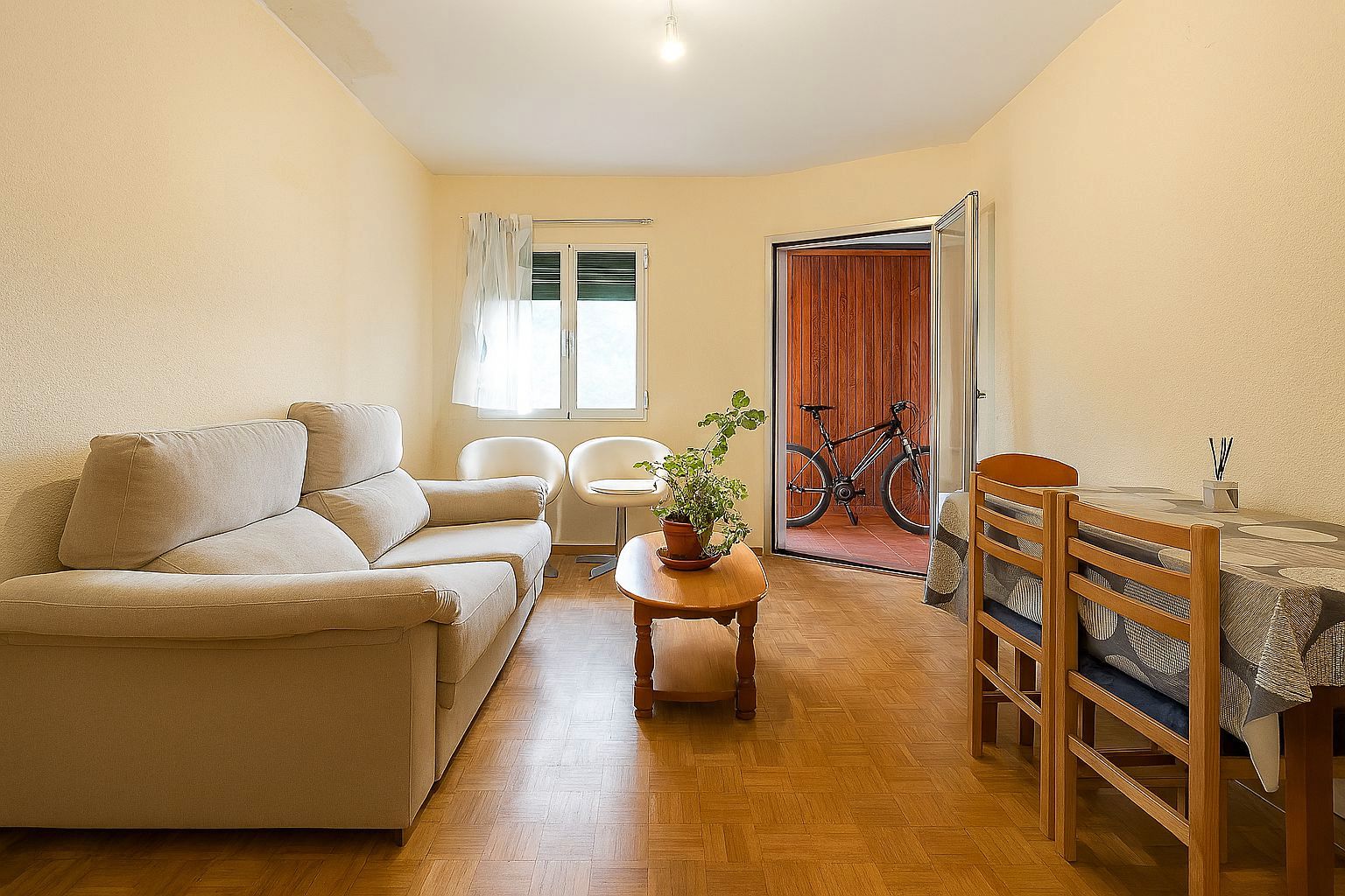 Living room of Flat for sale in  Madrid Capital  with Parquet flooring and Terrace