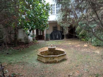 Jardí de Casa o xalet en venda en Pravia amb Parquet, Traster i Balcó