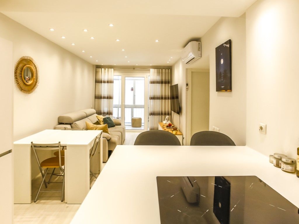 Living room of Flat for sale in L'Hospitalet de Llobregat