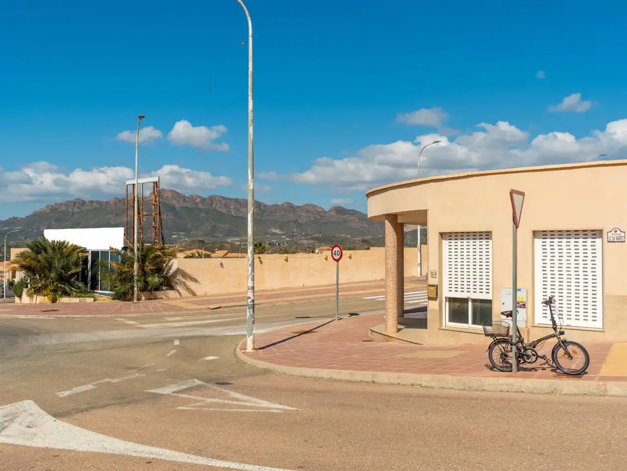Vista exterior de Local de alquiler en Pulpí