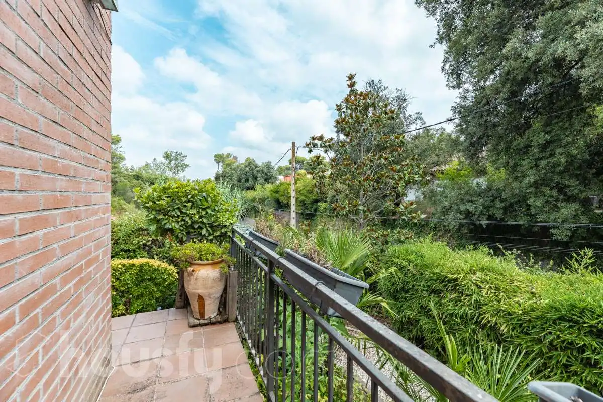 Jardí de Casa o xalet en venda en Sant Cugat del Vallès amb Aire condicionat, Calefacció i Jardí privat