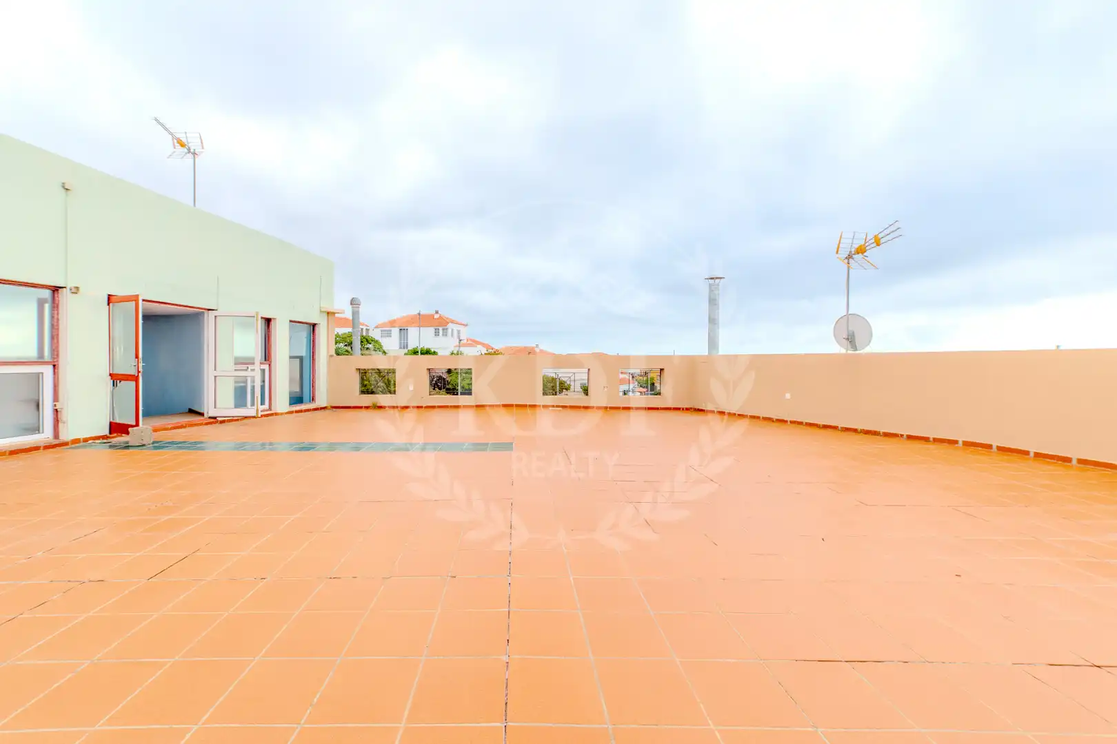 Terrasse von Geschaftsraum zum Verkauf in El Rosario mit Klimaanlage, Terrasse und Alarm