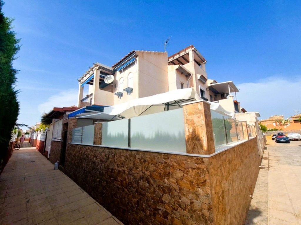 Terrace of House or chalet for sale in Orihuela  with Air Conditioner, Private garden and Terrace
