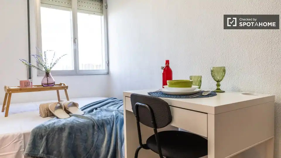 Room in Palomeras Bajas