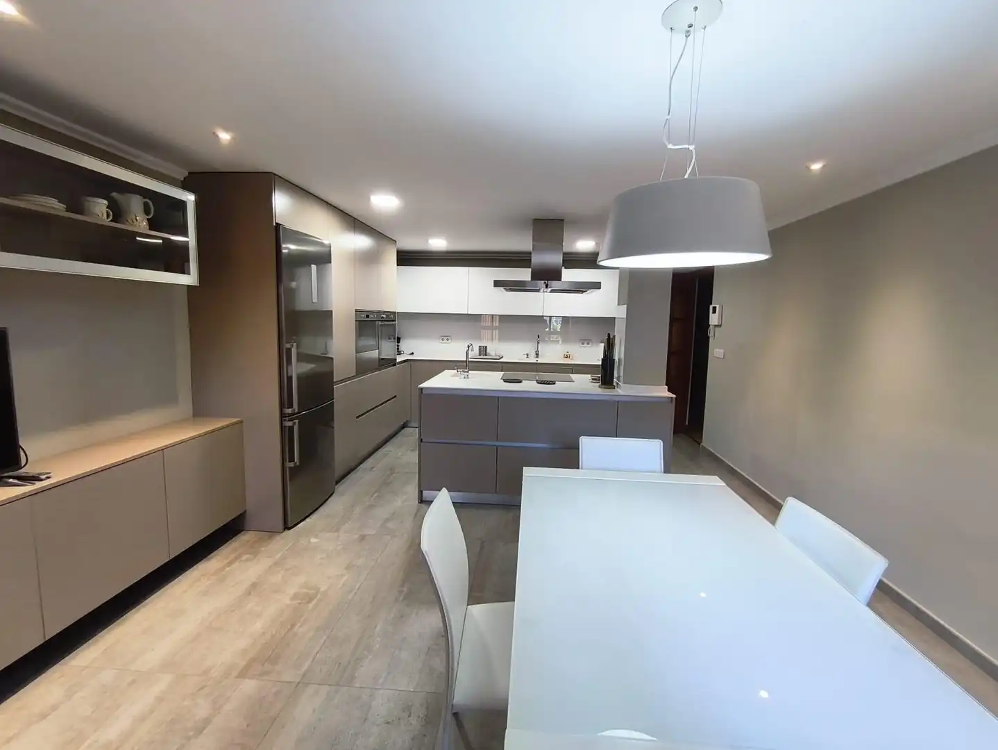 Cocina de Piso de alquiler en Pozuelo de Alarcón con Calefacción, Jardín privado y Terraza