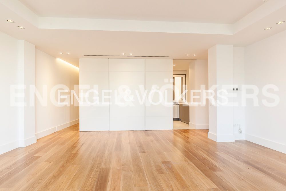 Sala d'estar de Apartament de lloguer en  Madrid Capital amb Aire condicionat, Calefacció i Parquet
