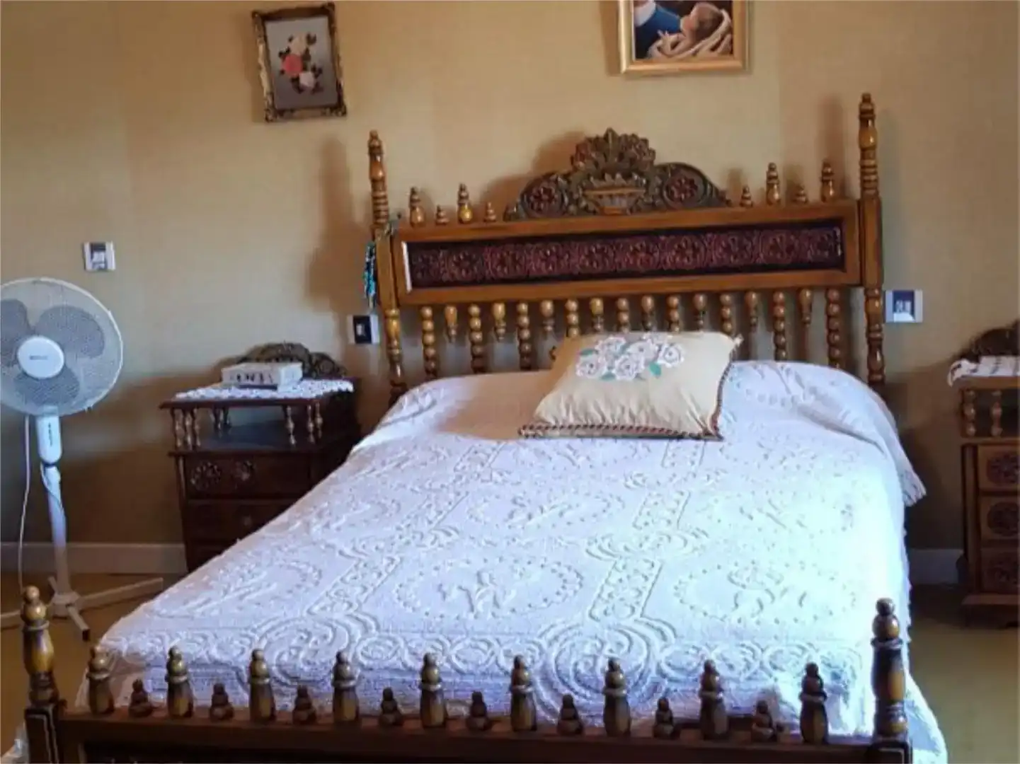 Habitación de Casa o chalet para compartir en Alcollarín con Aire acondicionado, Jardín privado y Amueblado