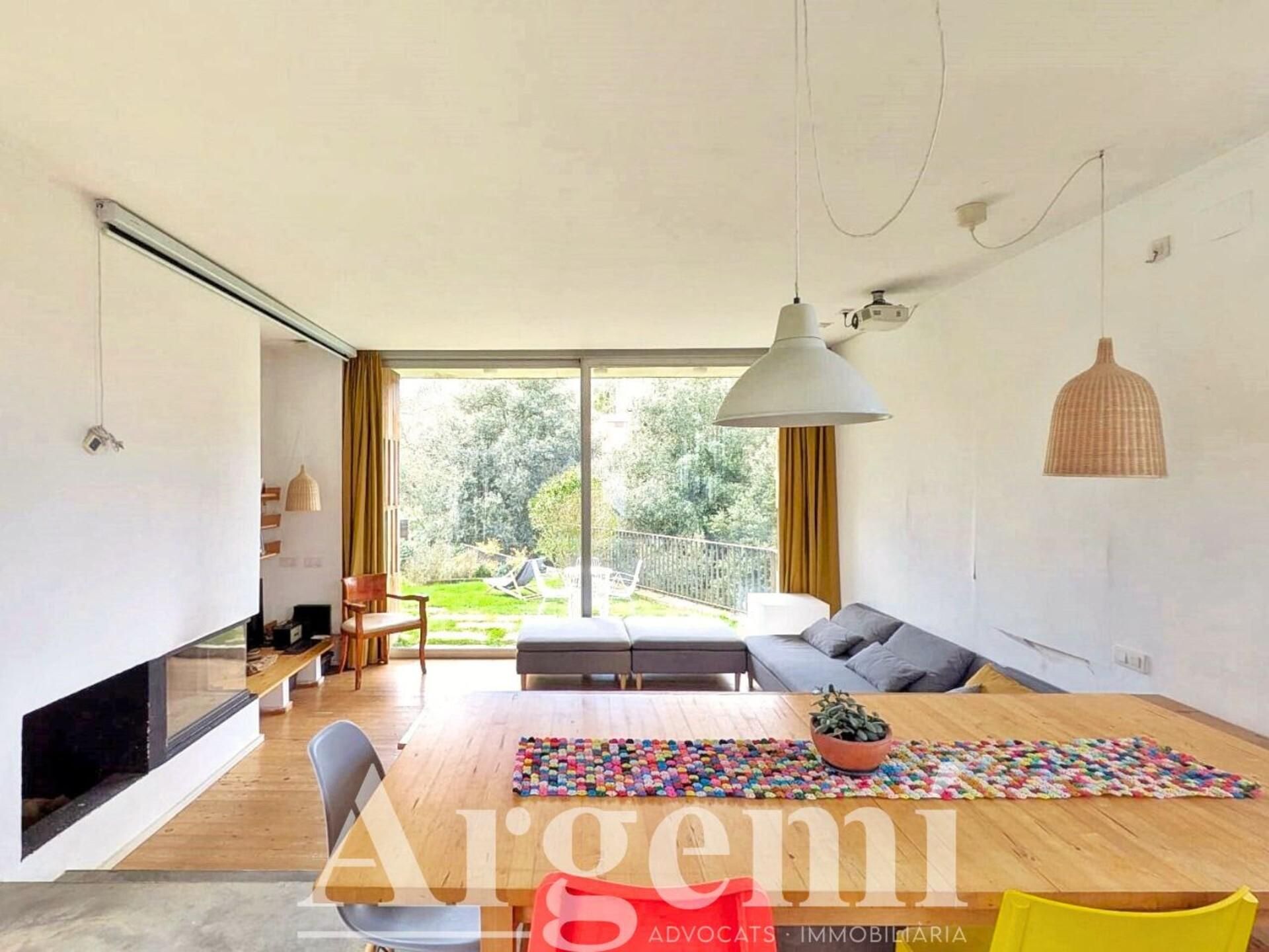 Sala d'estar de Casa o xalet en venda en Sant Quirze Safaja