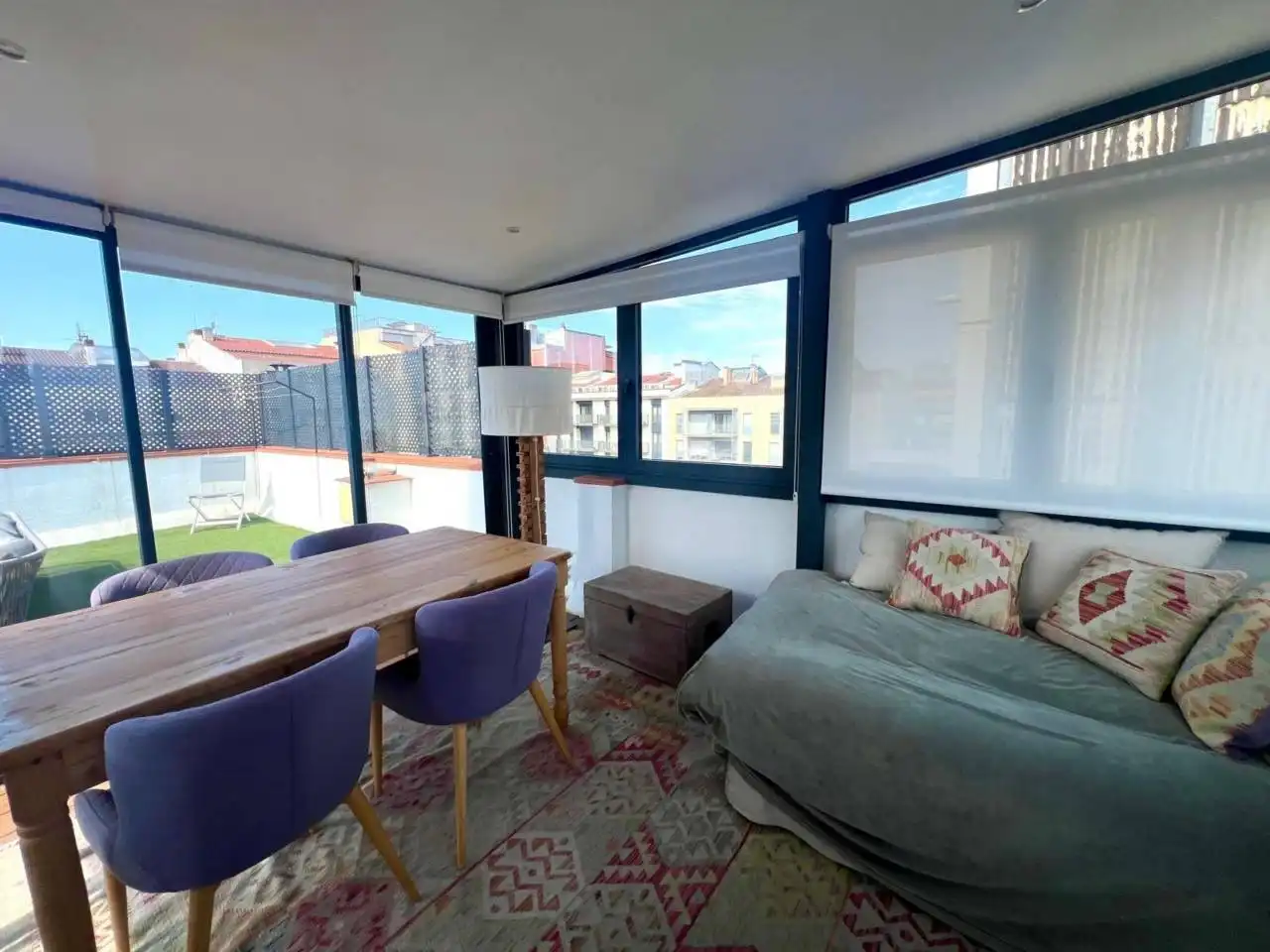 Living room of Flat for sale in Girona  with Air Conditioner, Heating and Terrace