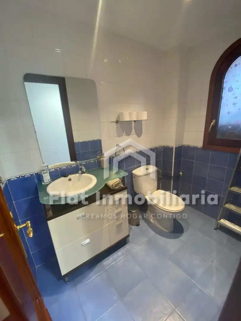 Bathroom of Houses for rent in Castro-Urdiales  with Heating, Private garden and Parquet flooring