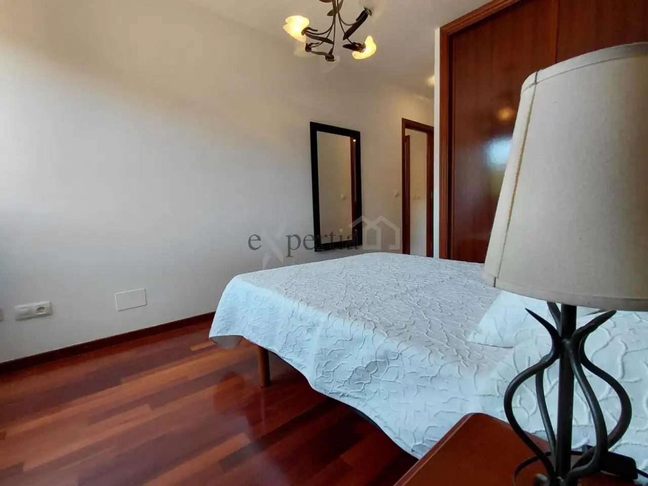 Habitación de Apartamento de alquiler en Boiro con Calefacción, Terraza y Amueblado