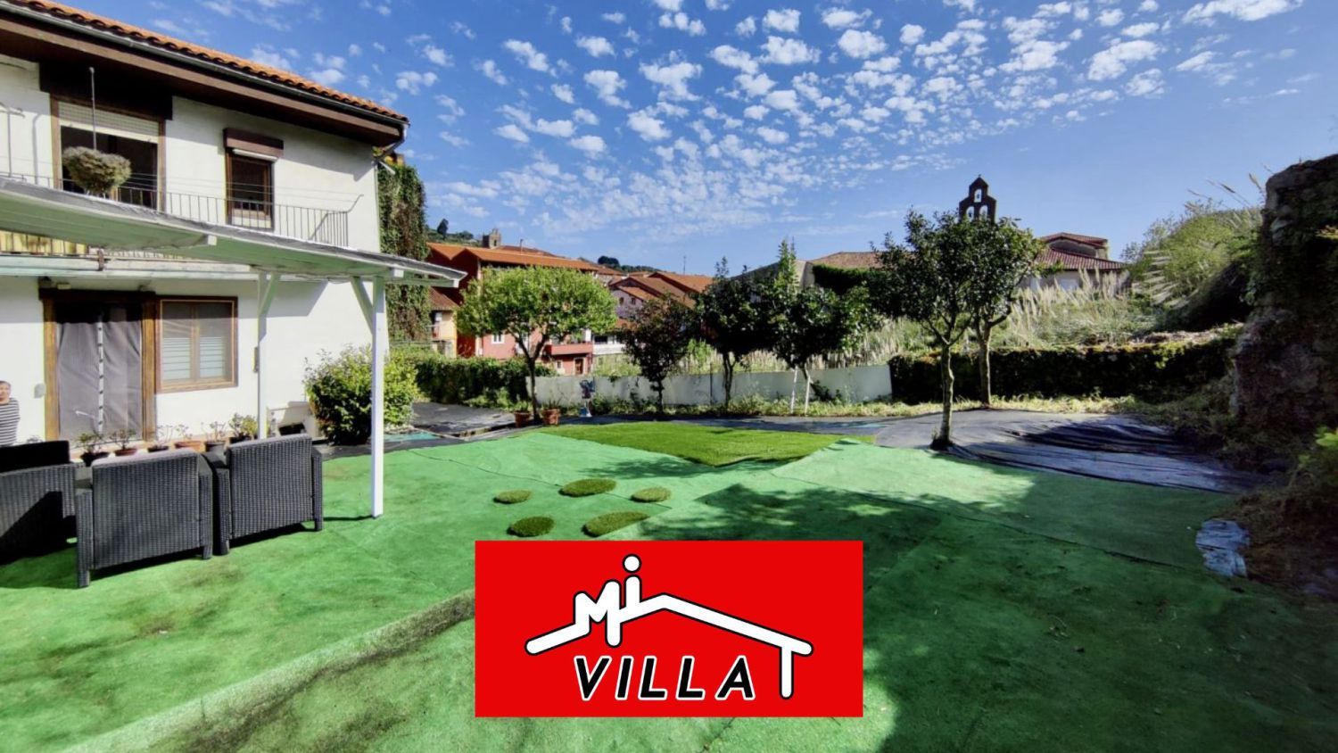 Exterior view of Flat for sale in Laredo  with Terrace, Storage room and Furnished