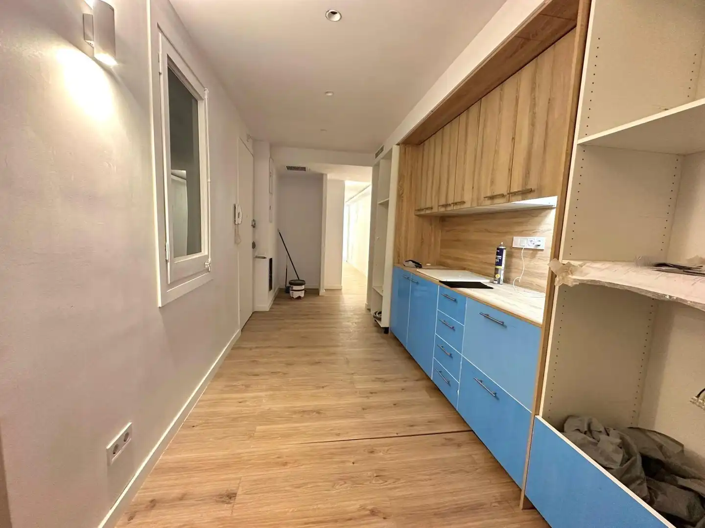 Cuina de Apartament en venda en Barcelona amb Aire condicionat