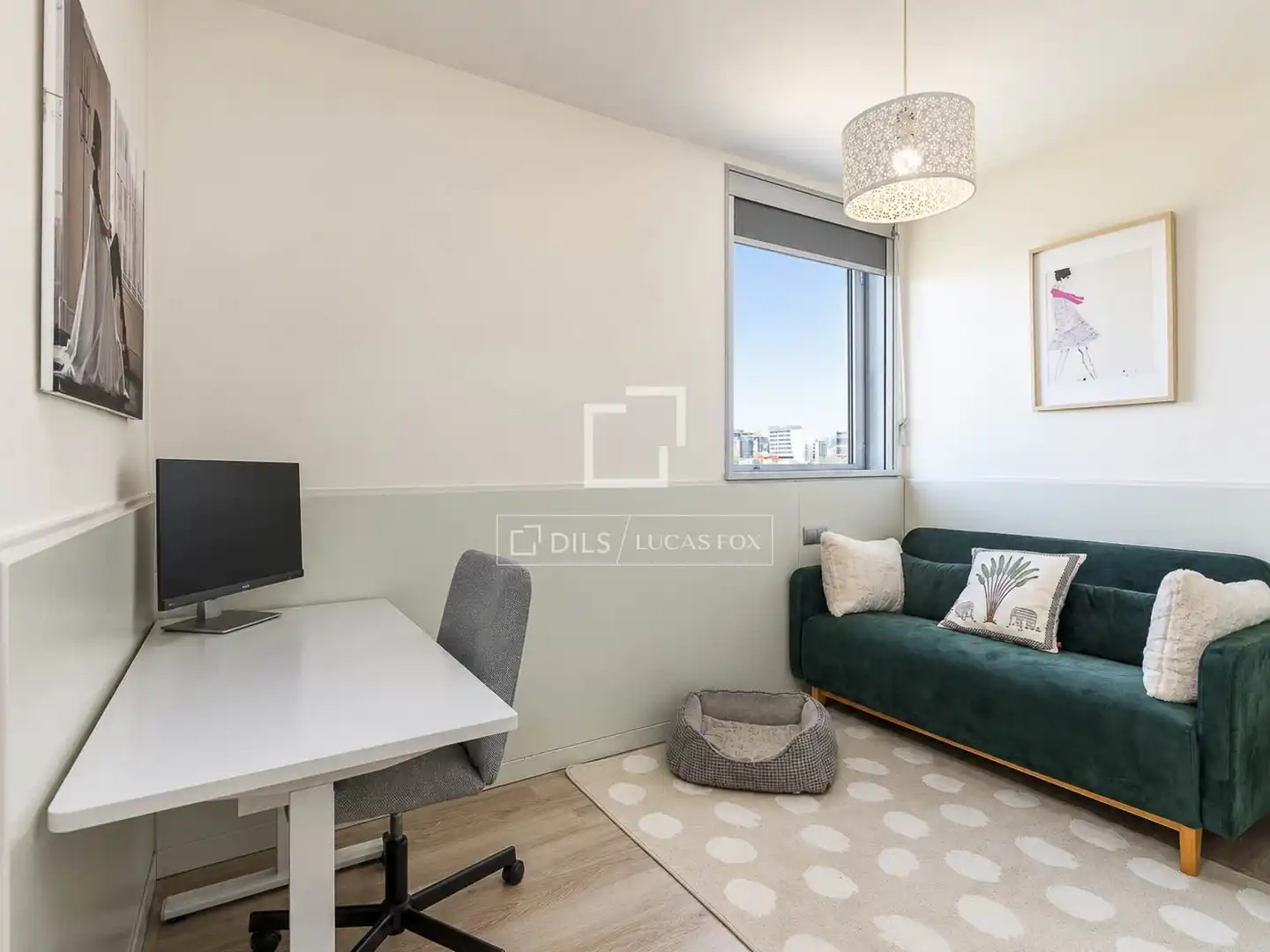 Schlafzimmer von Wohnung zum Verkauf in Barcelona mit Klimaanlage und Balkon