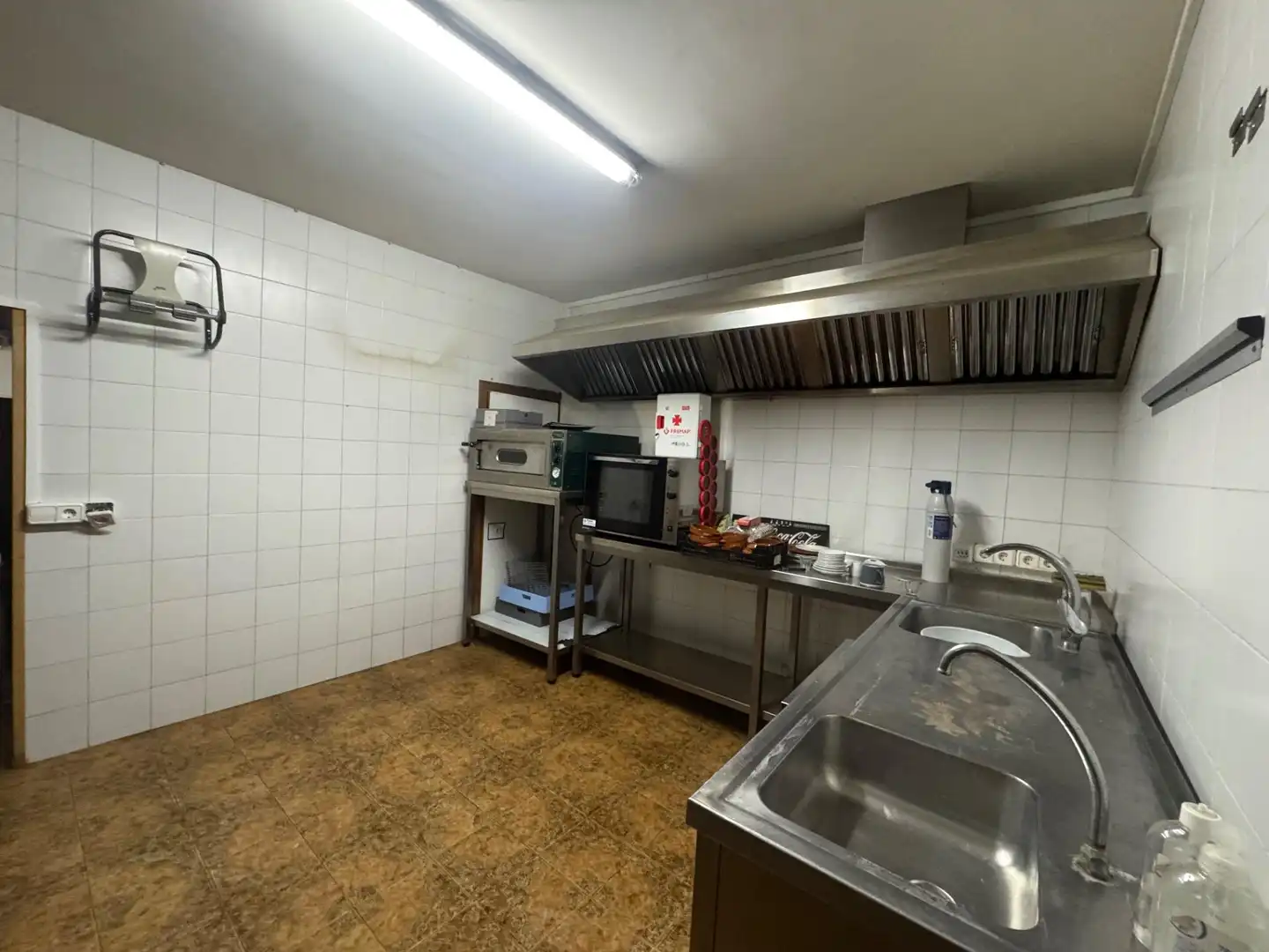 Cuina de Local de lloguer en Montuïri amb Aire condicionat i Moblat