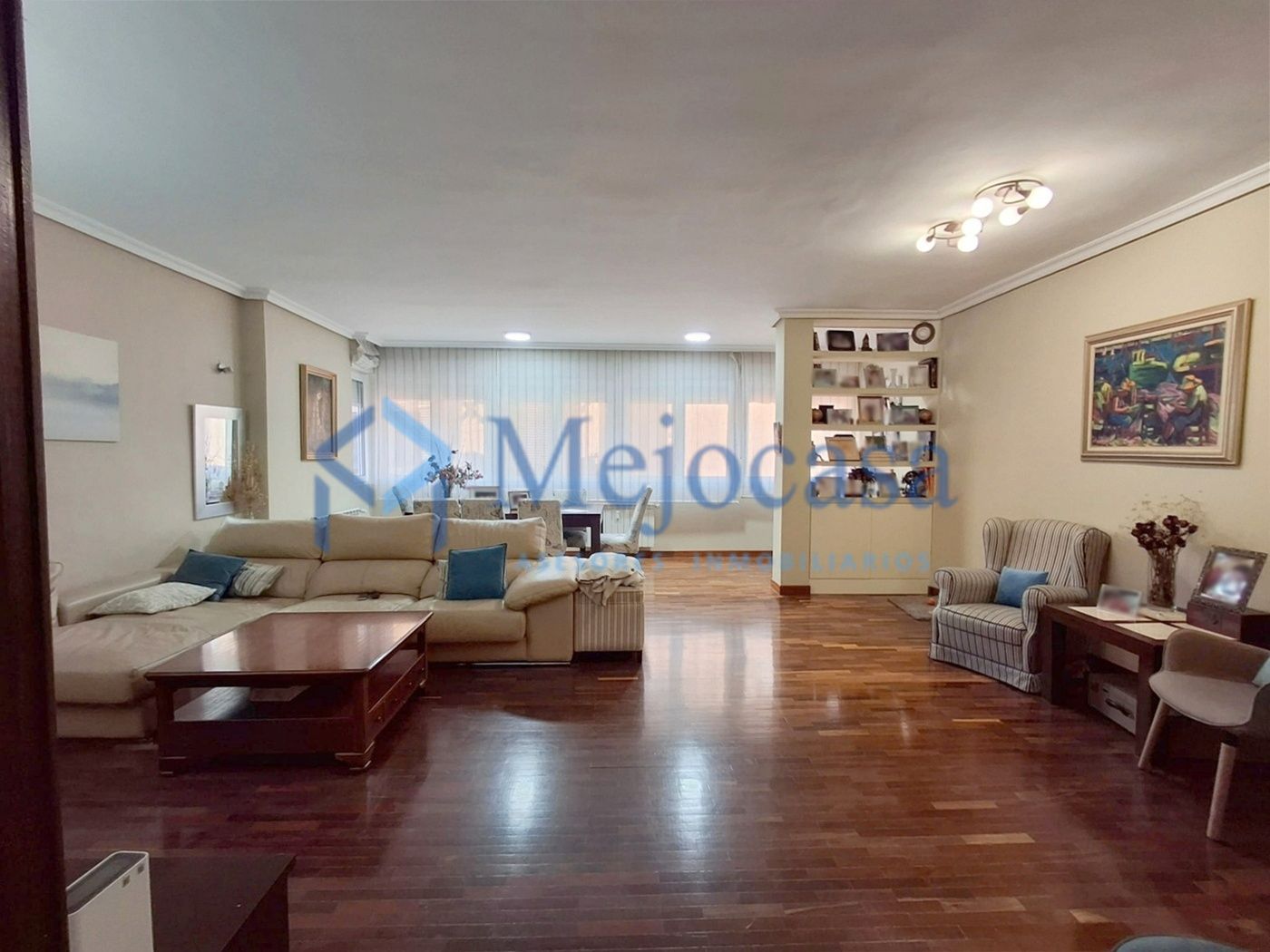 Living room of Flat for sale in  Madrid Capital  with Air Conditioner, Heating and Parquet flooring