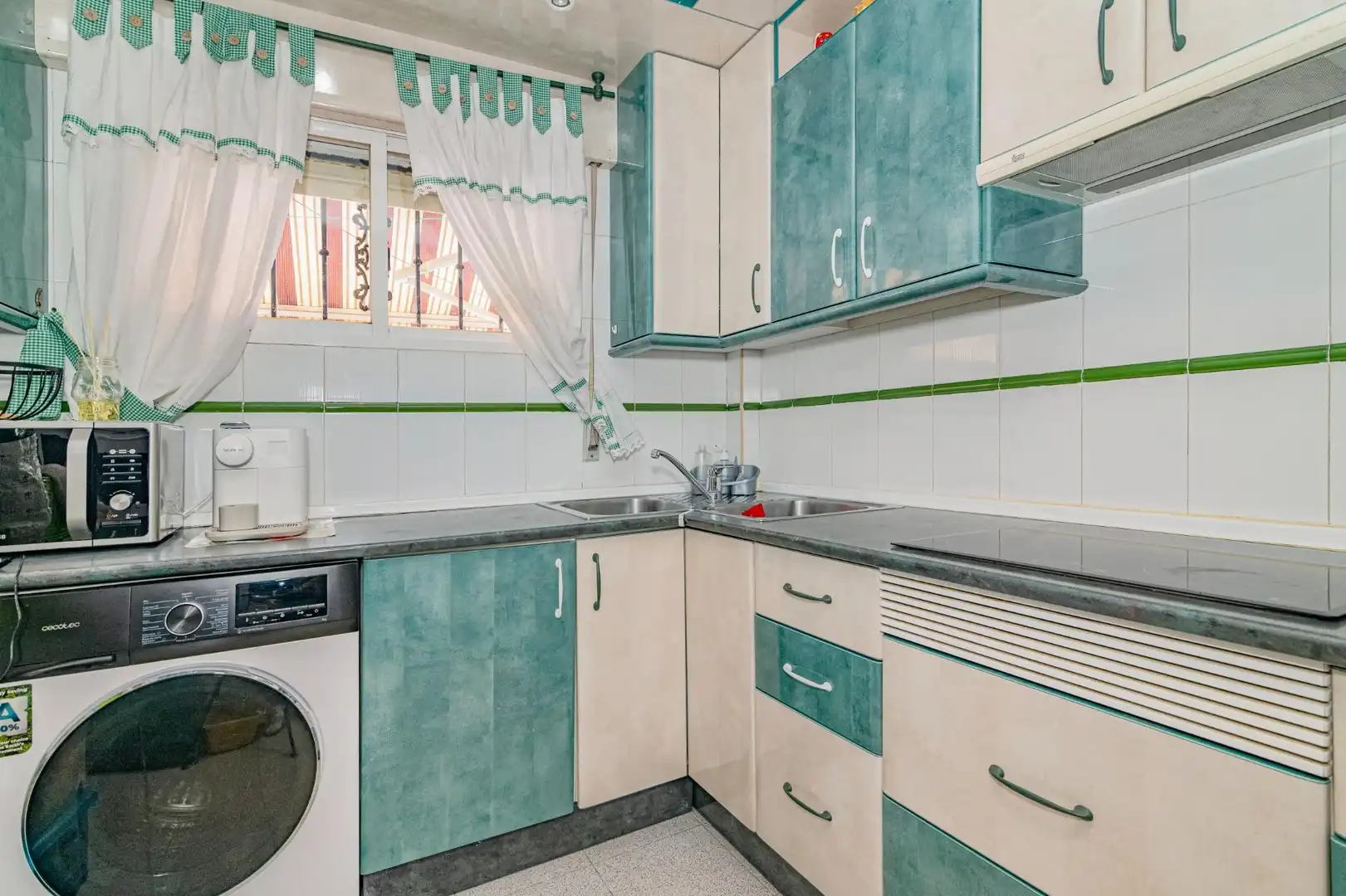 Cocina de Casa adosada en venta en Alhendín