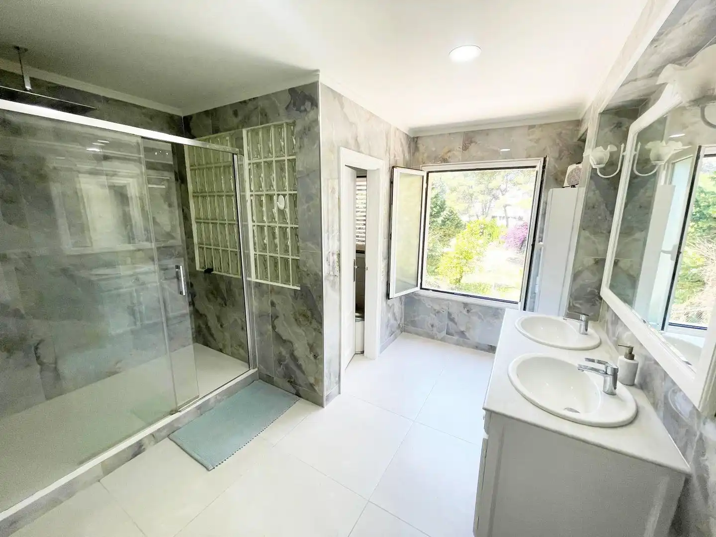 Villa mit Terrasse zum Verkauf in REINES, imagen 28