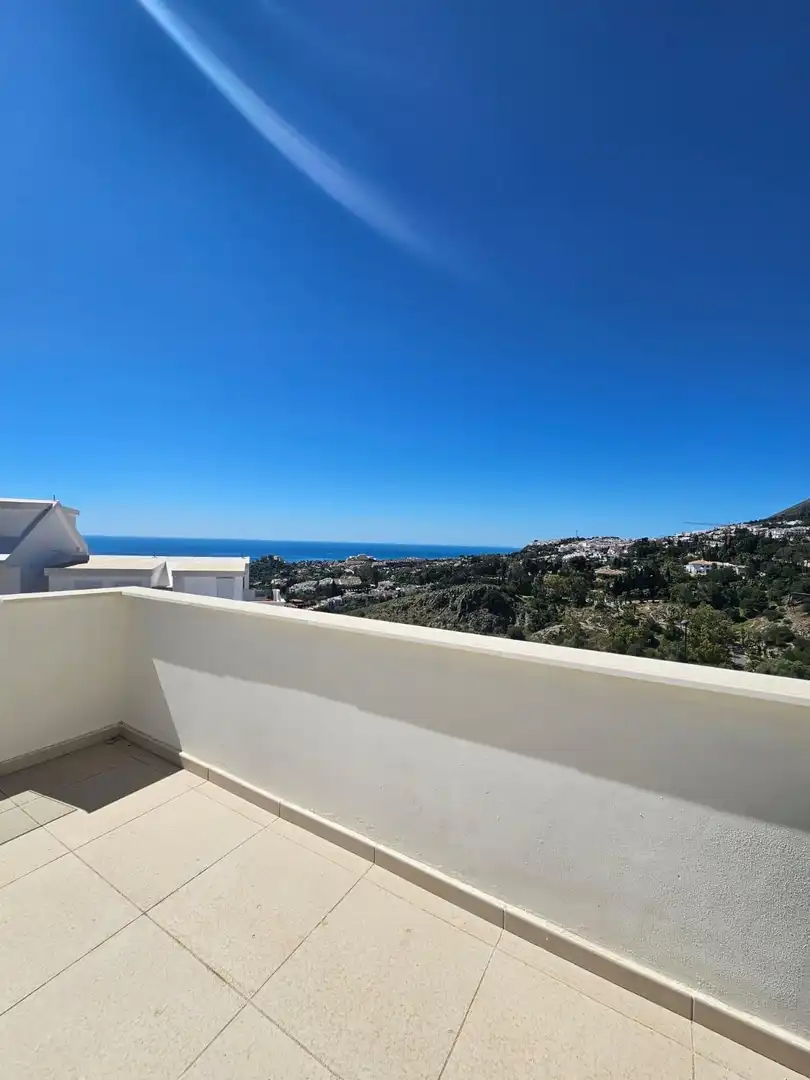 Terrassa de Casa adosada en venda en Benalmádena amb Aire condicionat, Jardí privat i Terrassa
