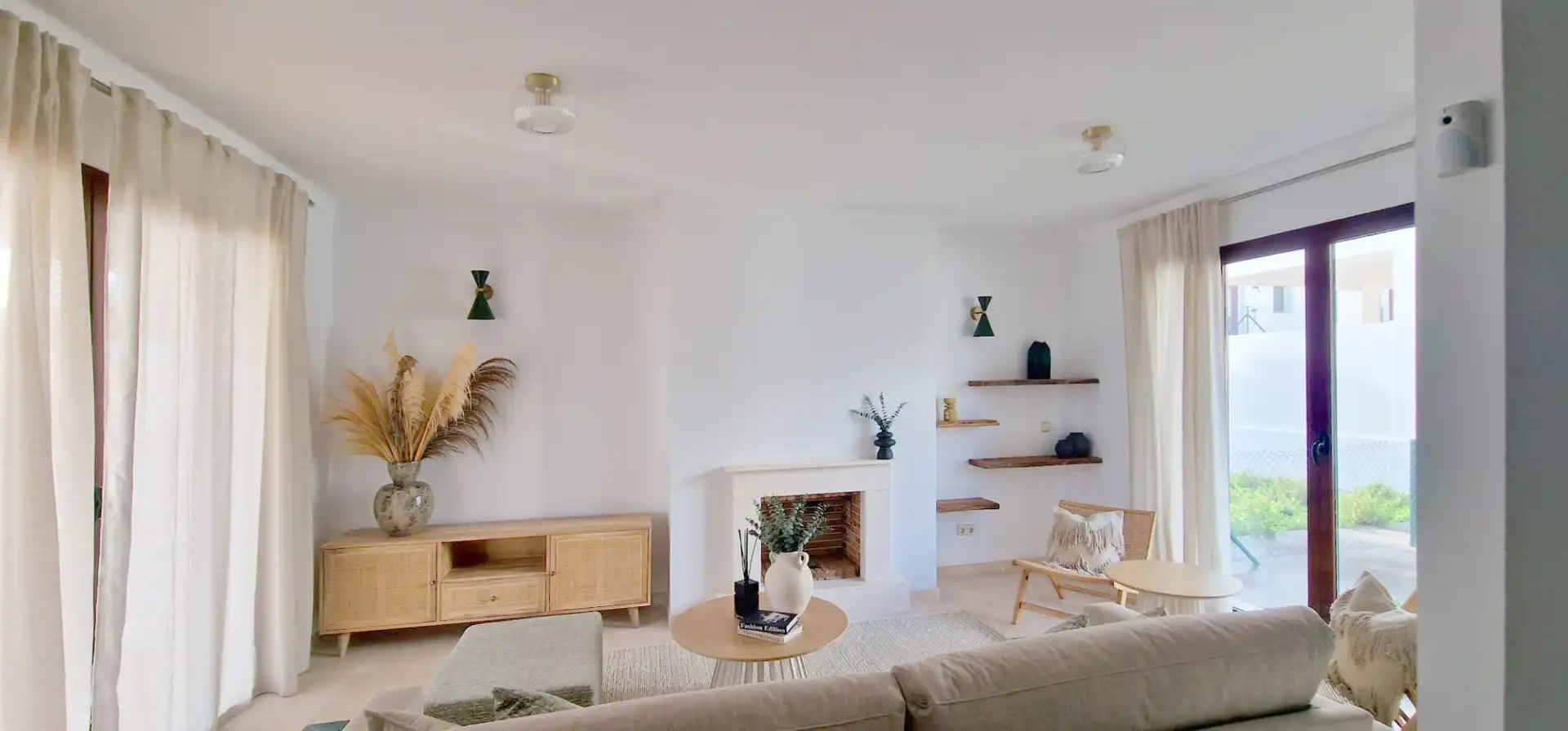 Sala de estar de Casa adosada en venta en Casares con Jardín privado, Terraza y Trastero