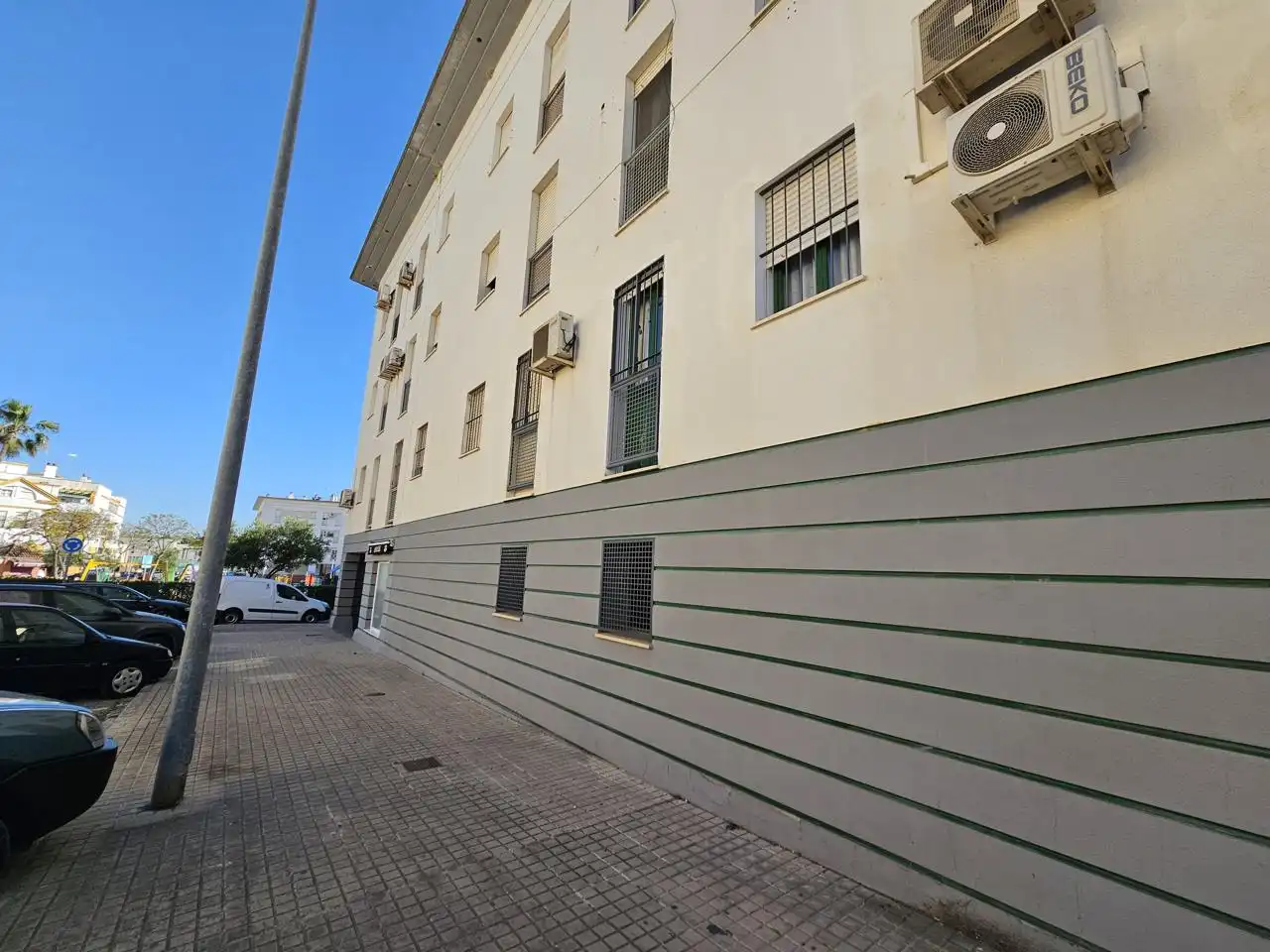Vista exterior de Piso en venta en Lebrija con Trastero