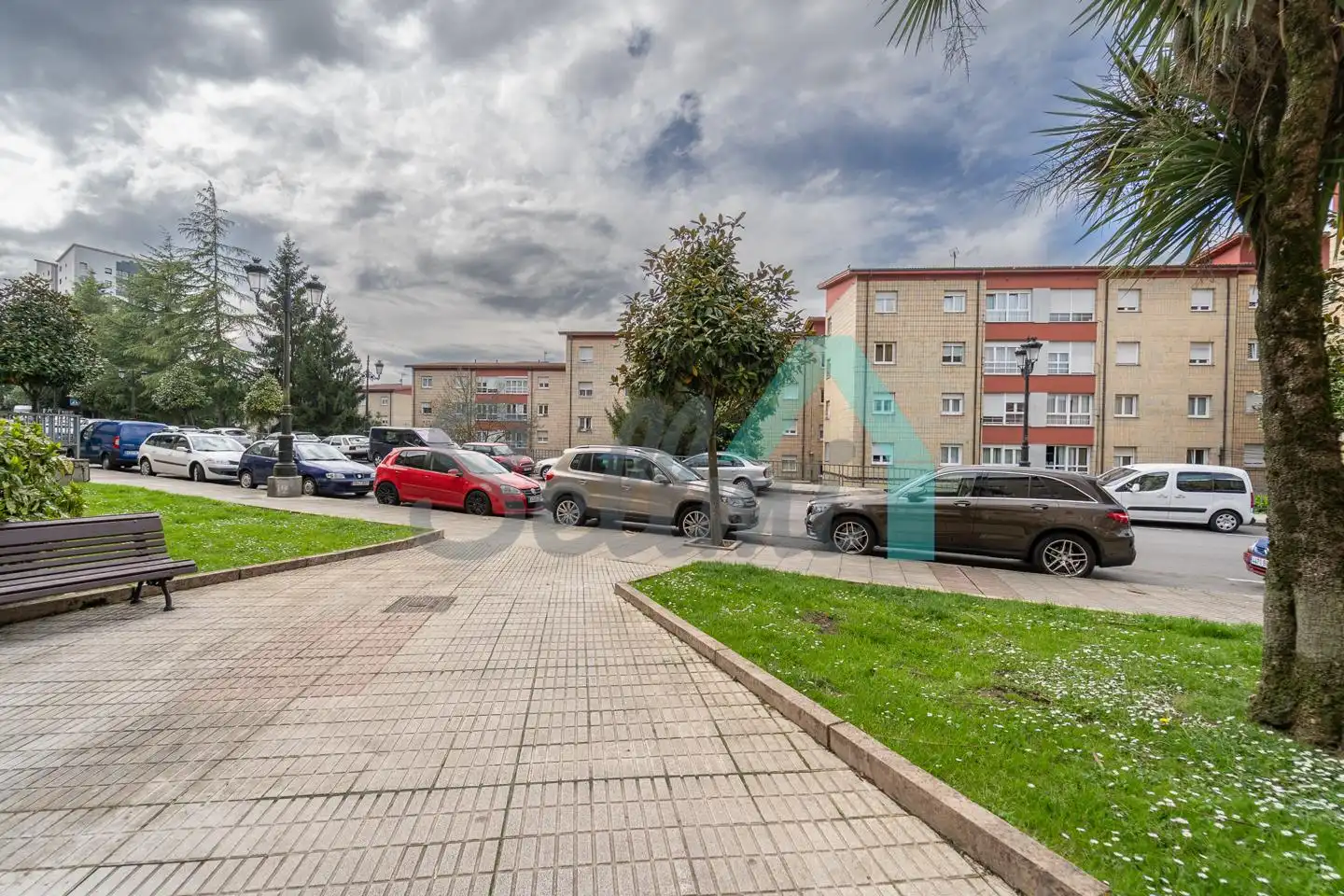 Vista exterior de Pis en venda en Oviedo  amb Calefacció i Traster