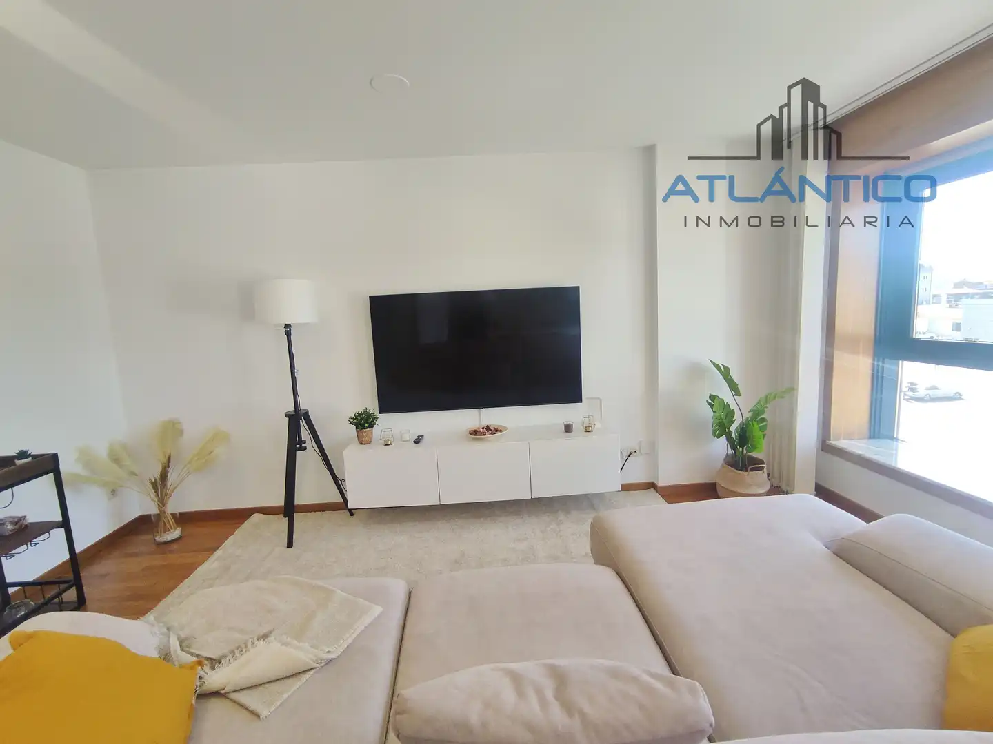 Wohnung zur Miete in Avenida de Bértoa, Carballo