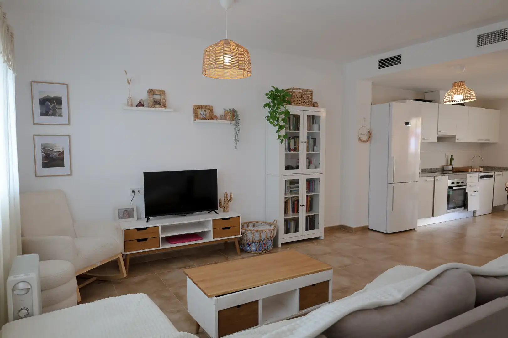 Sala d'estar de Casa adosada en venda en Los Alcázares amb Aire condicionat, Calefacció i Jardí privat