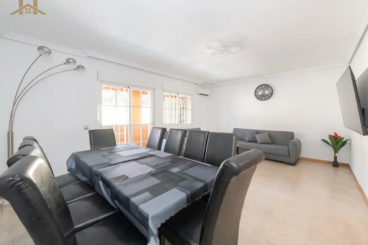 Comedor de Casa adosada en venta en Loeches con Aire acondicionado, Calefacción y Jardín privado