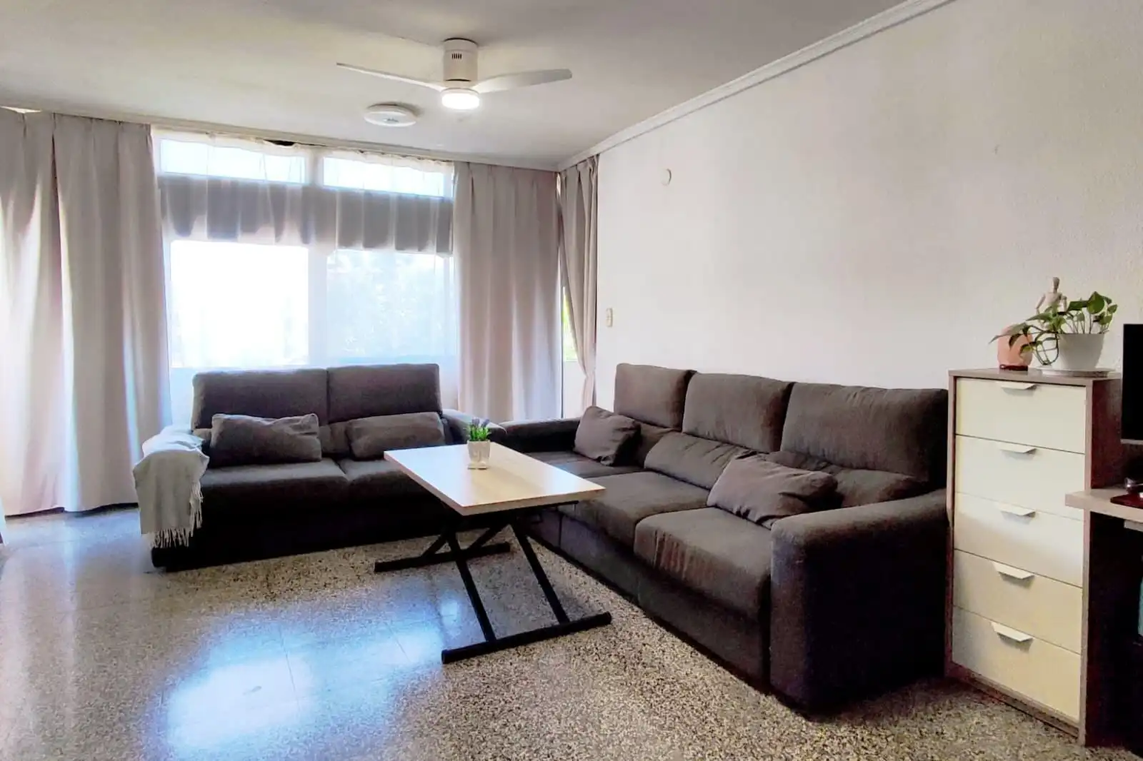 Wohnzimmer von Wohnung zum Verkauf in Valencia mit Klimaanlage, Heizung und Terrasse