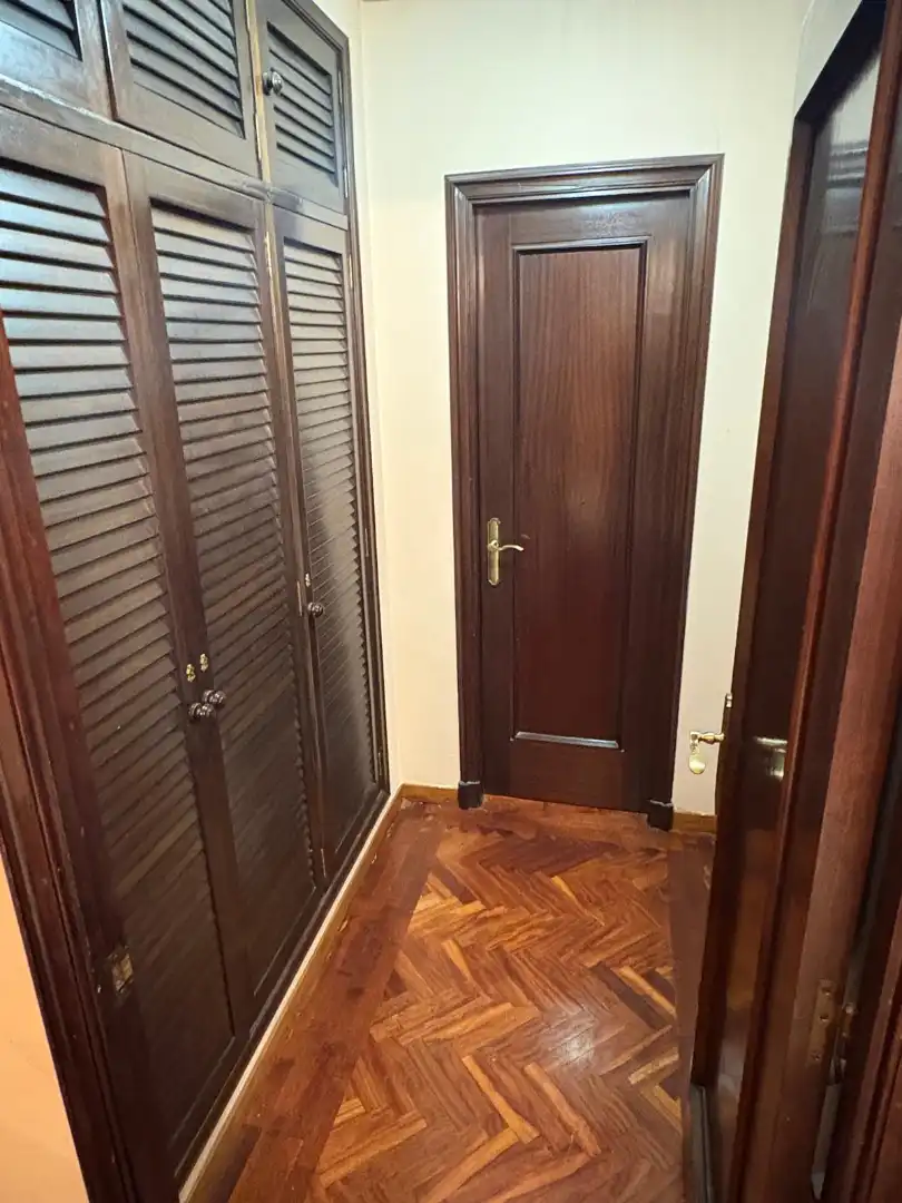 Habitación de Piso en venta en Ourense Capital  con Calefacción, Parquet y Terraza
