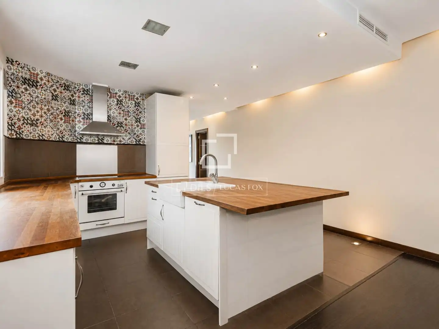 Kitchen of Attic for sale in Madrid  with Air Conditioner, Heating and Terrace