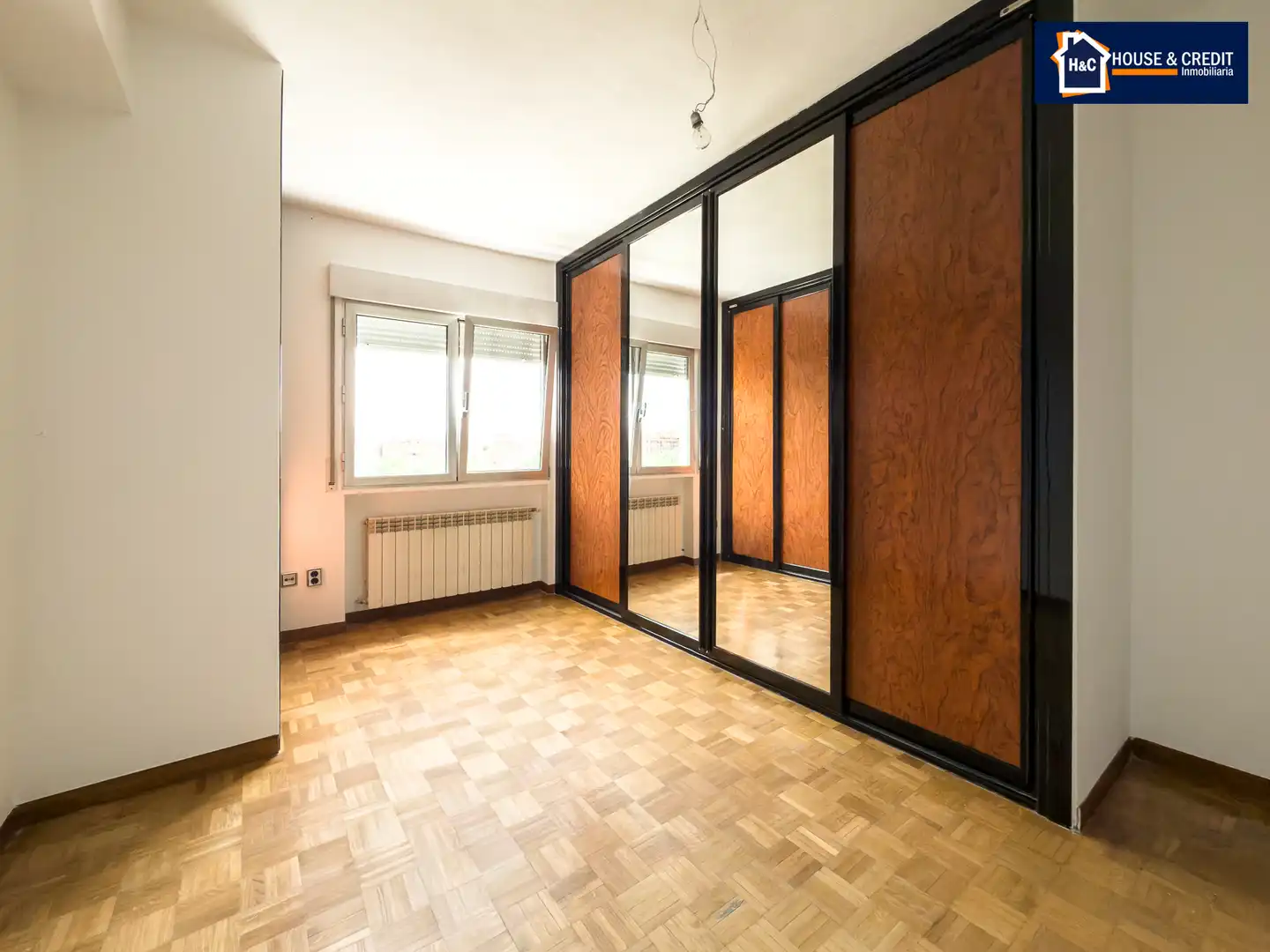 Bedroom of Flat for rent in Madrid  with Air Conditioner, Heating and Parquet flooring