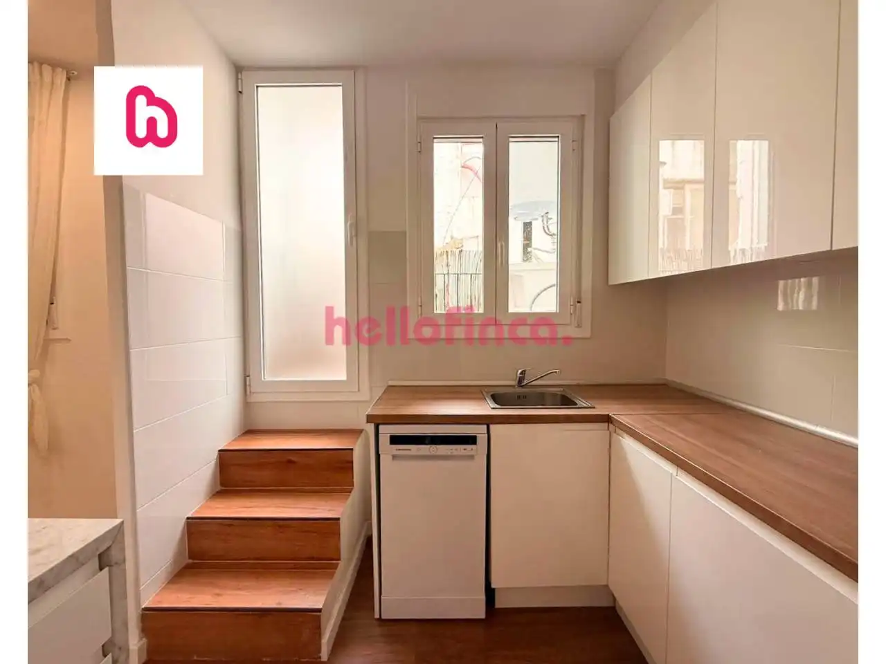 Kitchen of Flat for sale in El Vendrell  with Air Conditioner, Heating and Parquet flooring
