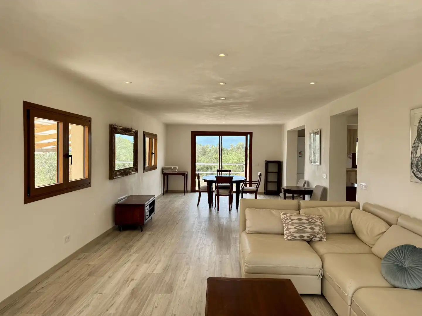 Sala de estar de Finca rústica de alquiler en Ses Salines con Aire acondicionado, Calefacción y Jardín privado