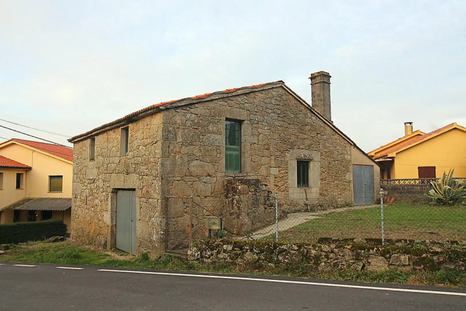 Vista exterior de Casa o xalet en venda en Coirós amb Jardí privat