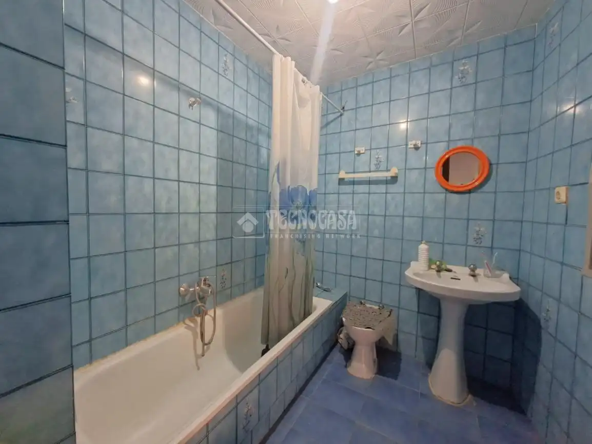 Baño de Piso en venta en Benalúa con Balcón