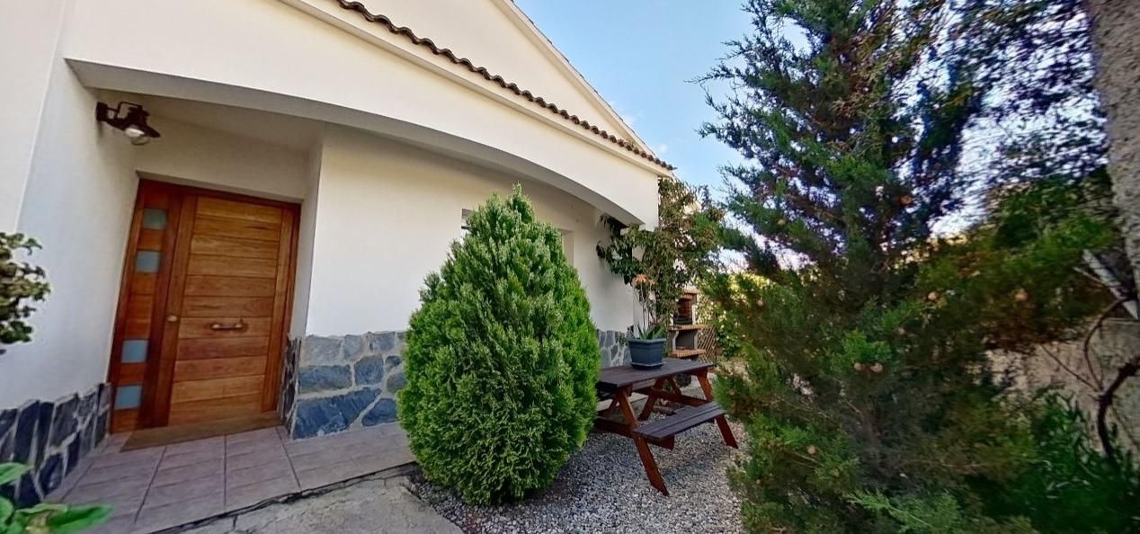 Vista exterior de Casa o xalet en venda en Olivella amb Calefacció, Jardí privat i Terrassa