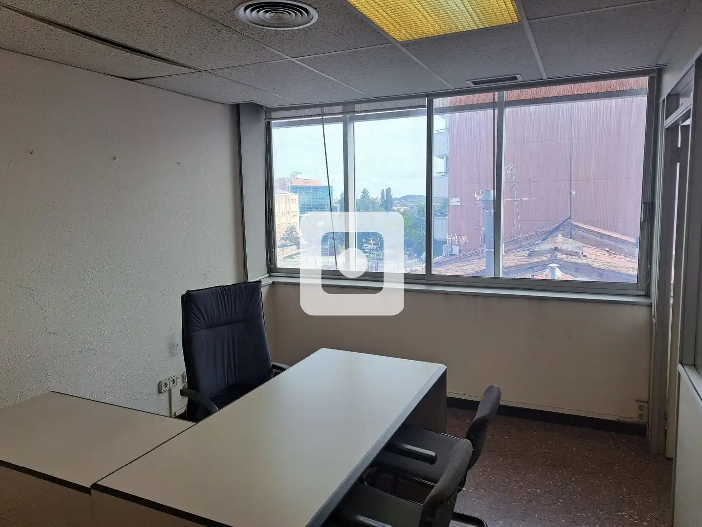 Büro zum Verkauf in Terrassa mit Klimaanlage und Heizung