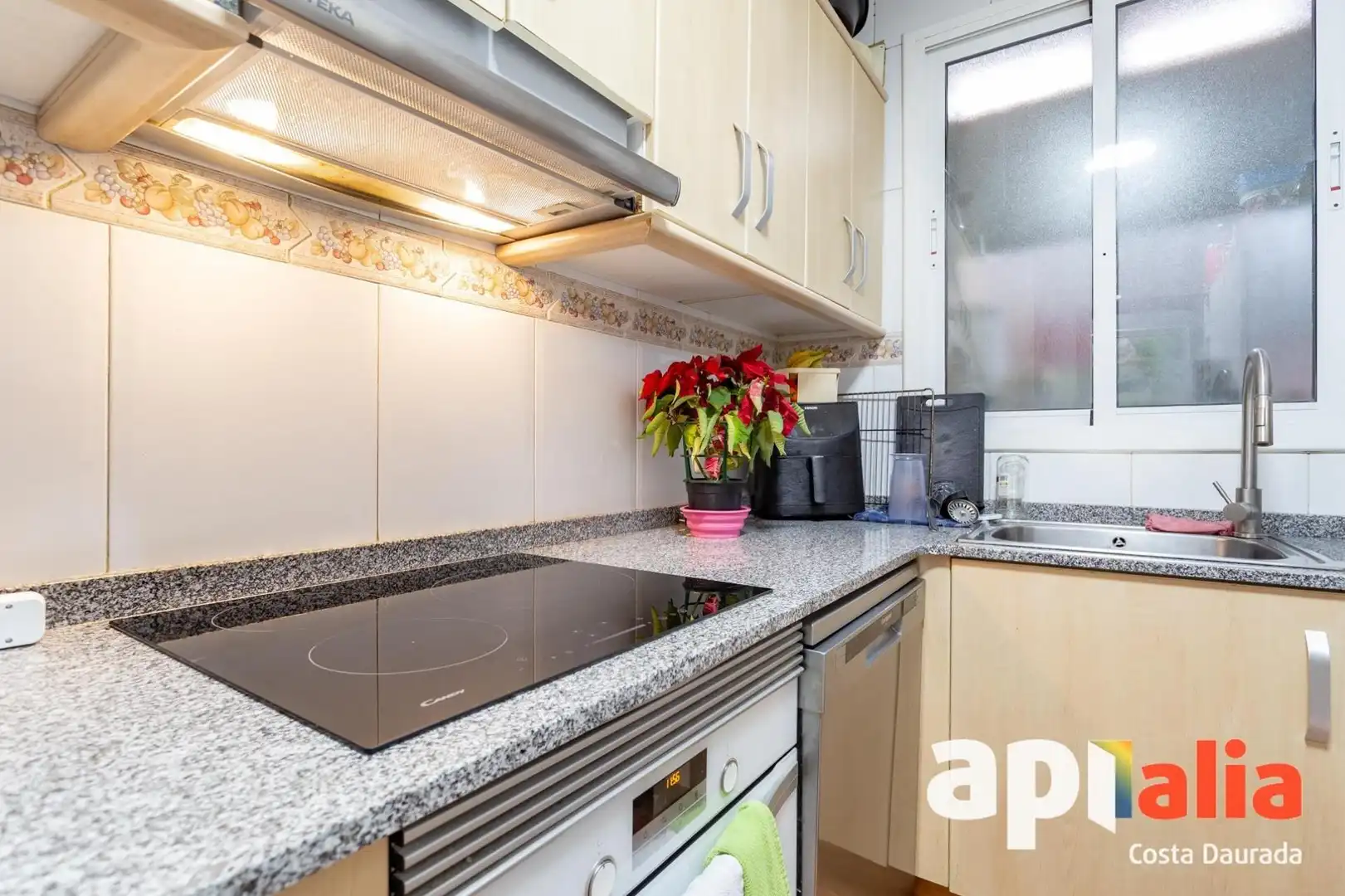 Casa aparellada amb terrassa en venda a Carrer Pamplona, imagen 9
