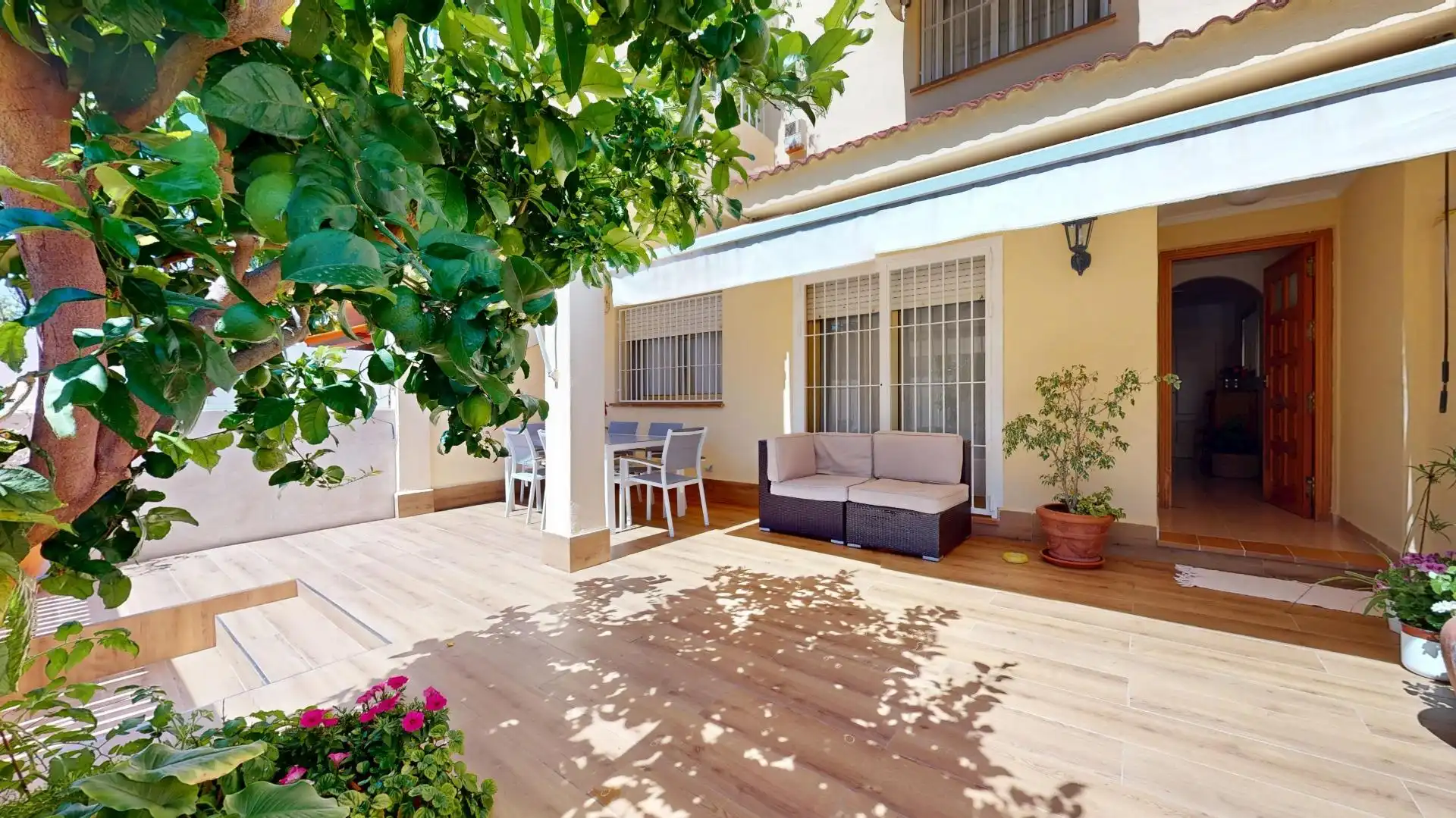 Terrassa de Casa adosada en venda en San Pedro del Pinatar amb Aire condicionat, Jardí privat i Terrassa
