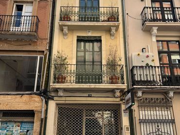 Casa amb balcó en venda a Calle Calle Trinidad